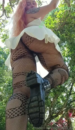 queenweed_420 / leimarandrea nude photo #0018