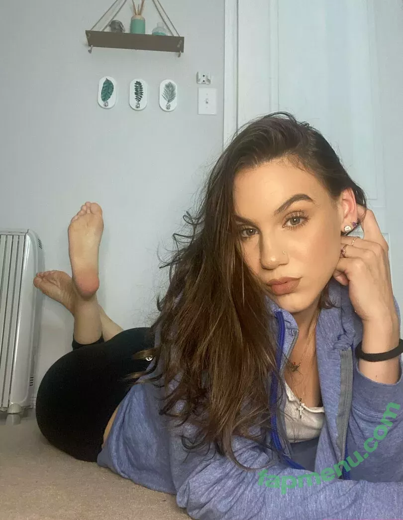 QueenZ’sFeet nude photo #0002 (feetznation / zdatsme)