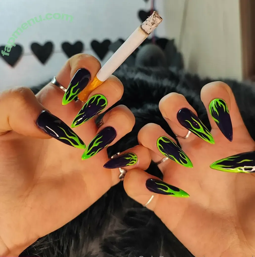 queenzowi nude photo #0078 (queenzfeet)