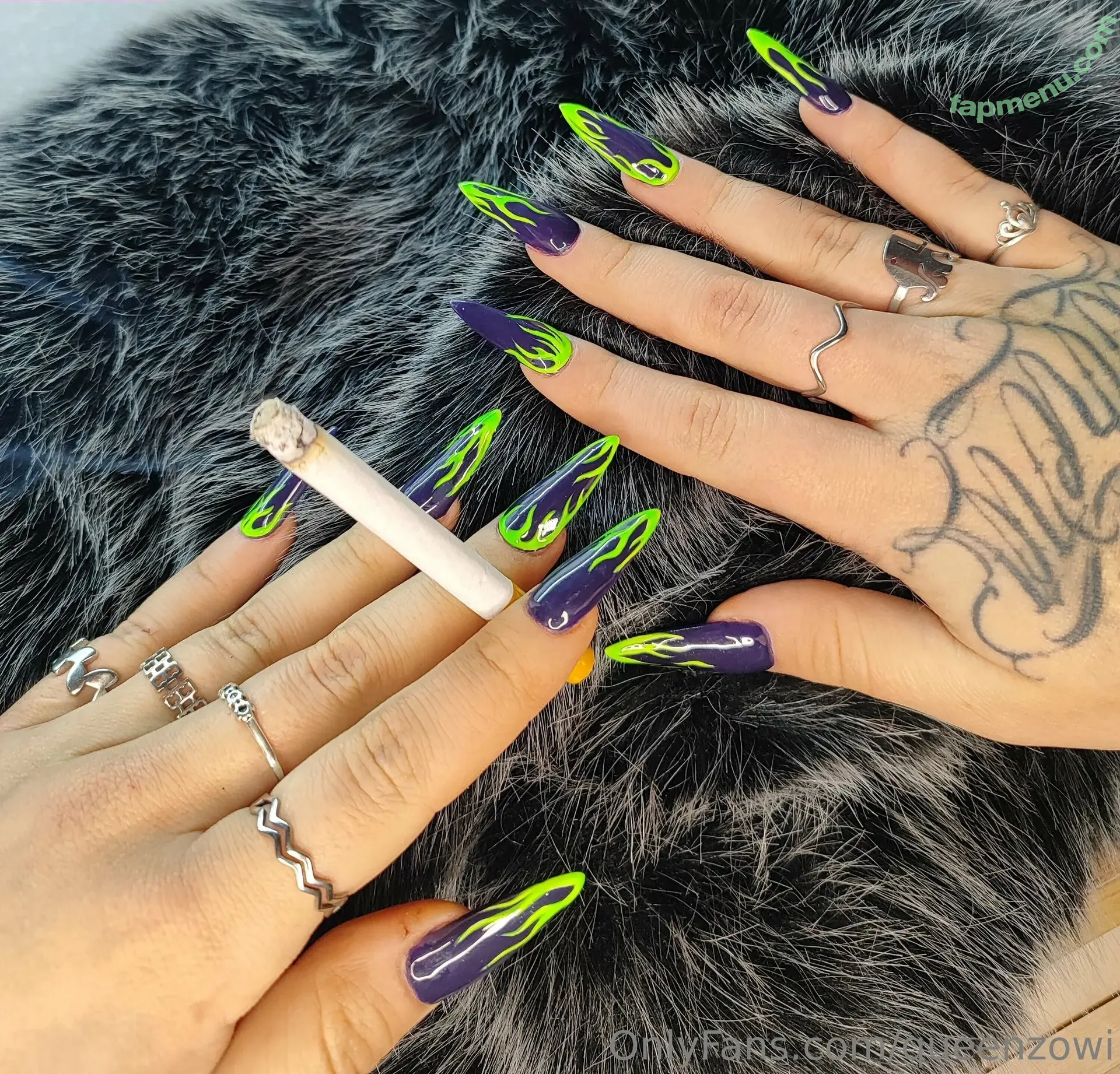 queenzowi nude photo #0079 (queenzfeet)