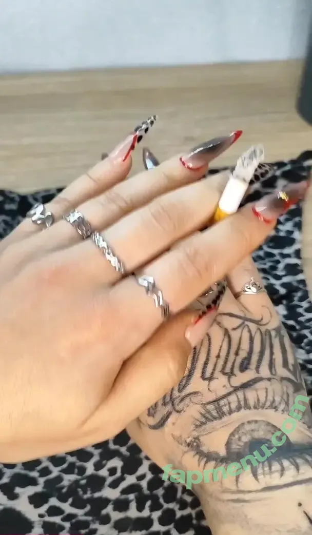 queenzowi nude photo #0089 (queenzfeet)