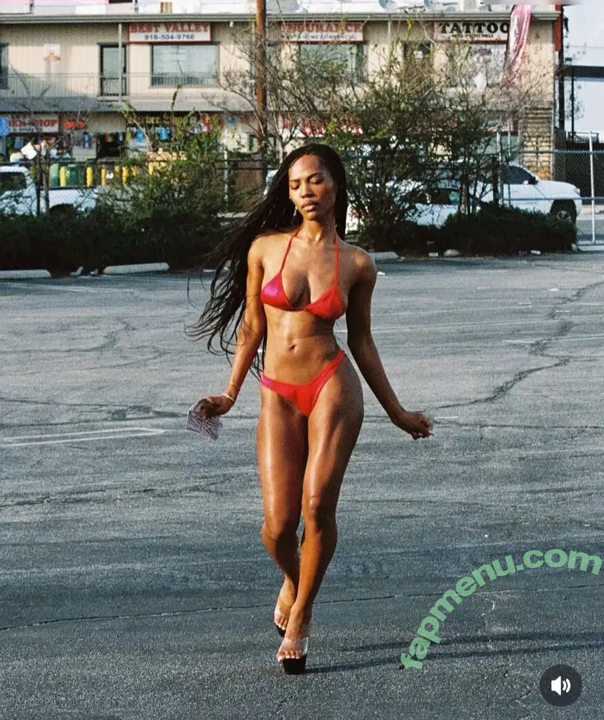 Quenlin Blackwell nude photo #0196 (quenblackwell)