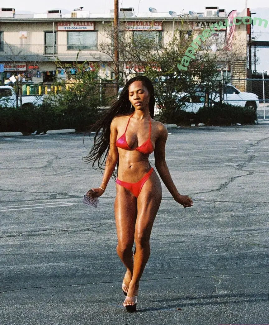 Quenlin Blackwell nude photo #0218 (quenblackwell)