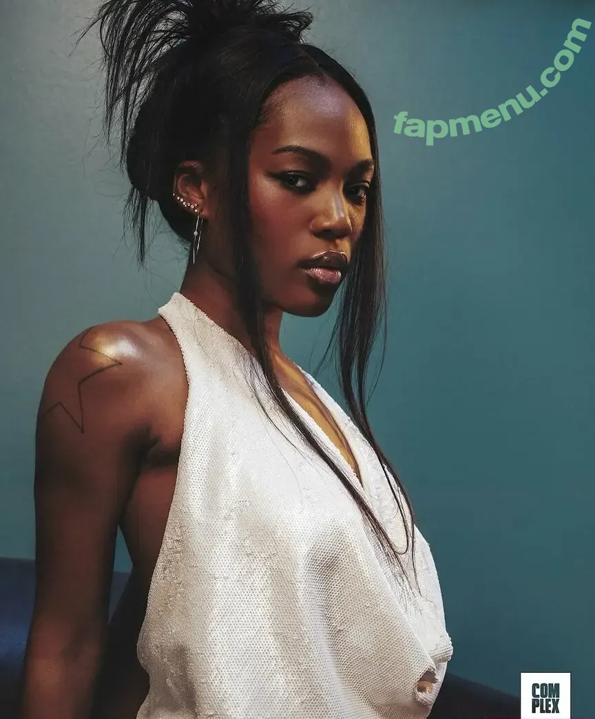 Quenlin Blackwell nude photo #0263 (quenblackwell)