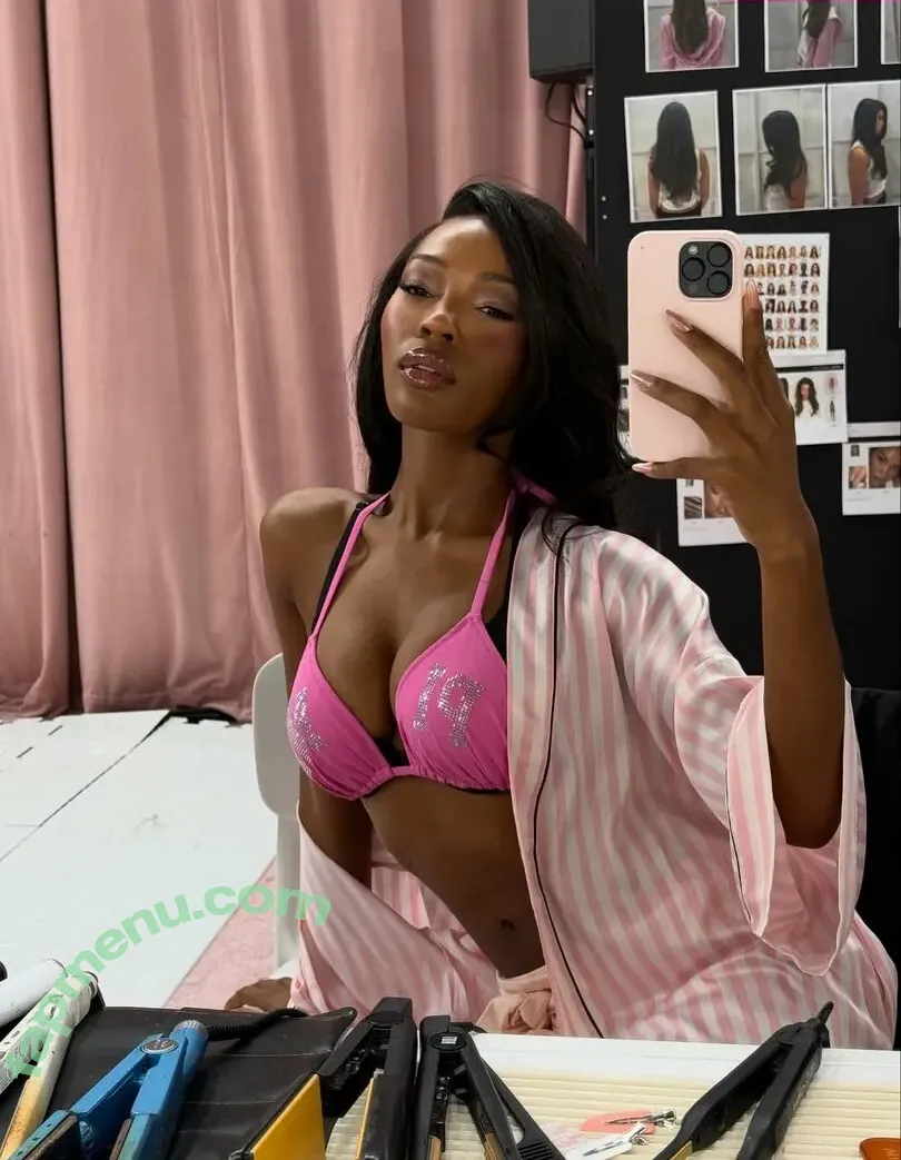 Quenlin Blackwell nude photo #0293 (quenblackwell)