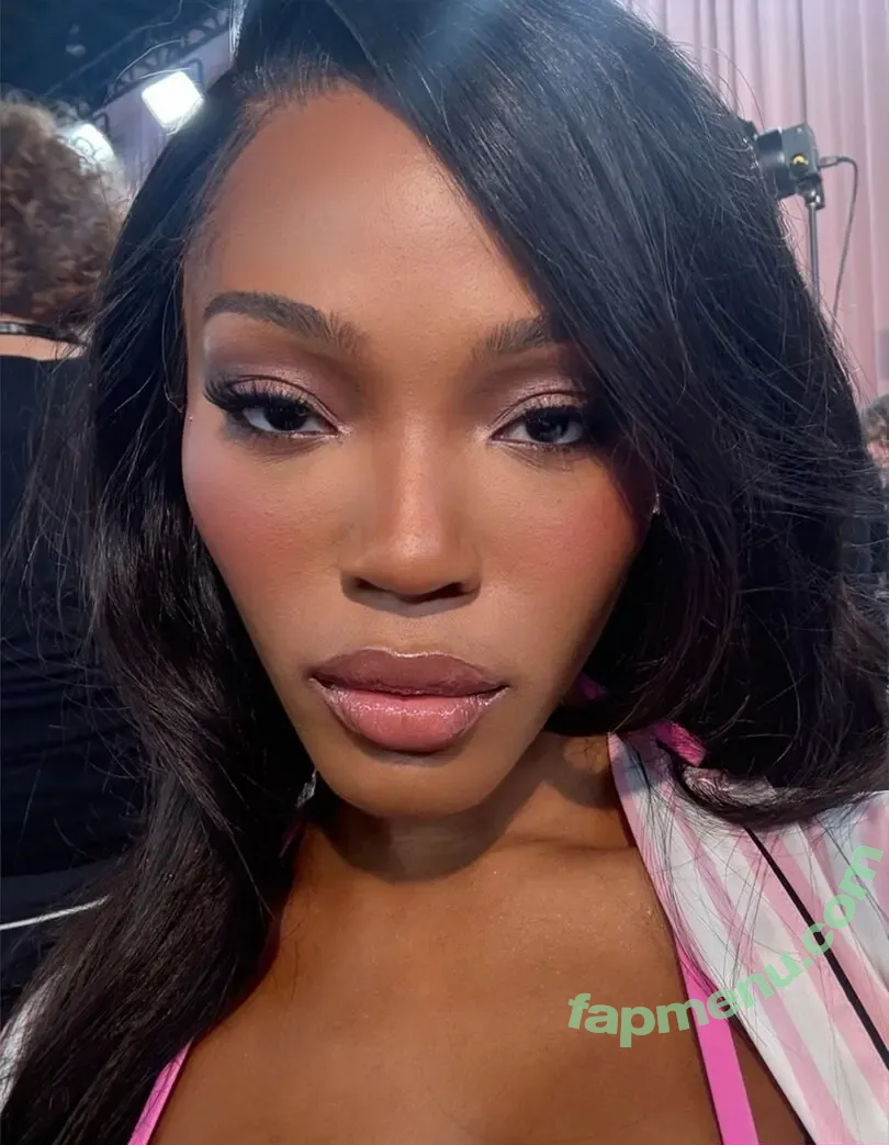 Quenlin Blackwell nude photo #0295 (quenblackwell)