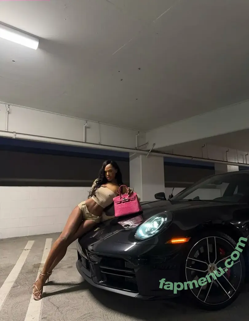 Quenlin Blackwell nude photo #0307 (quenblackwell)