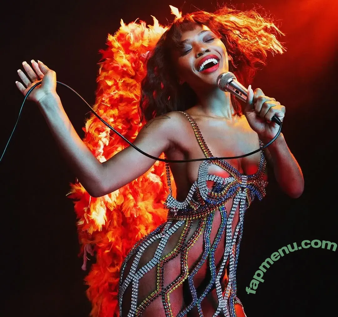 Quenlin Blackwell nude photo #0318 (quenblackwell)