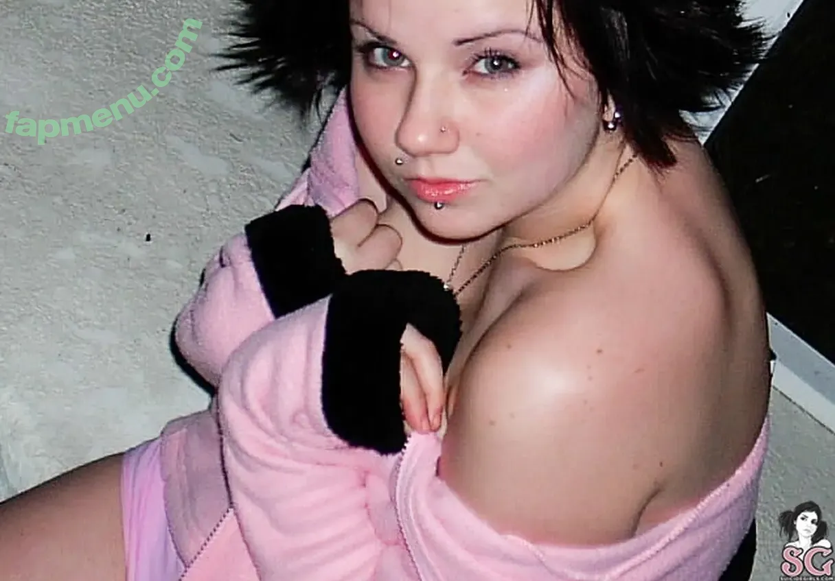 Quinne nude photo #0001 (quin.night / quinne_germain)