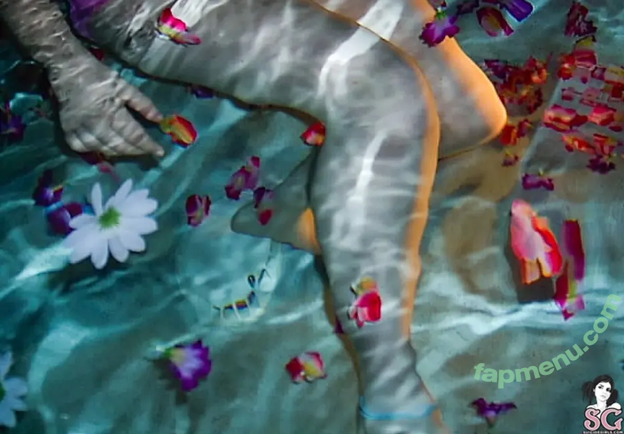 Quinne nude photo #0009 (quin.night / quinne_germain)