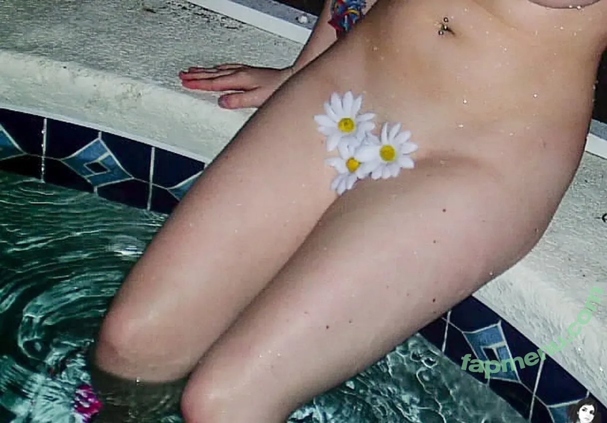 Quinne nude photo #0013 (quin.night / quinne_germain)