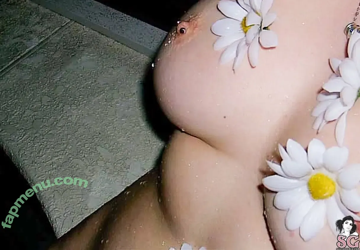 Quinne nude photo #0015 (quin.night / quinne_germain)