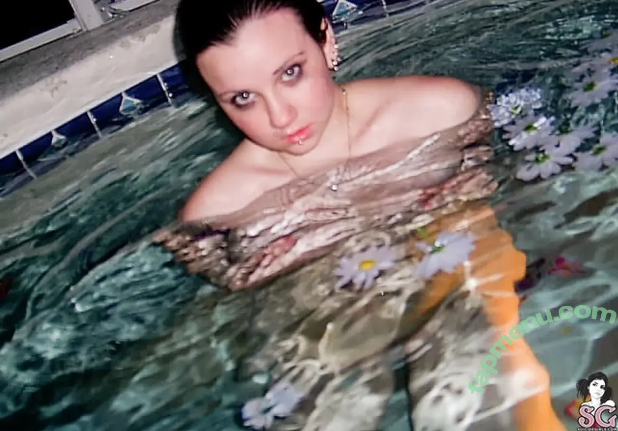 Quinne nude photo #0026 (quin.night / quinne_germain)