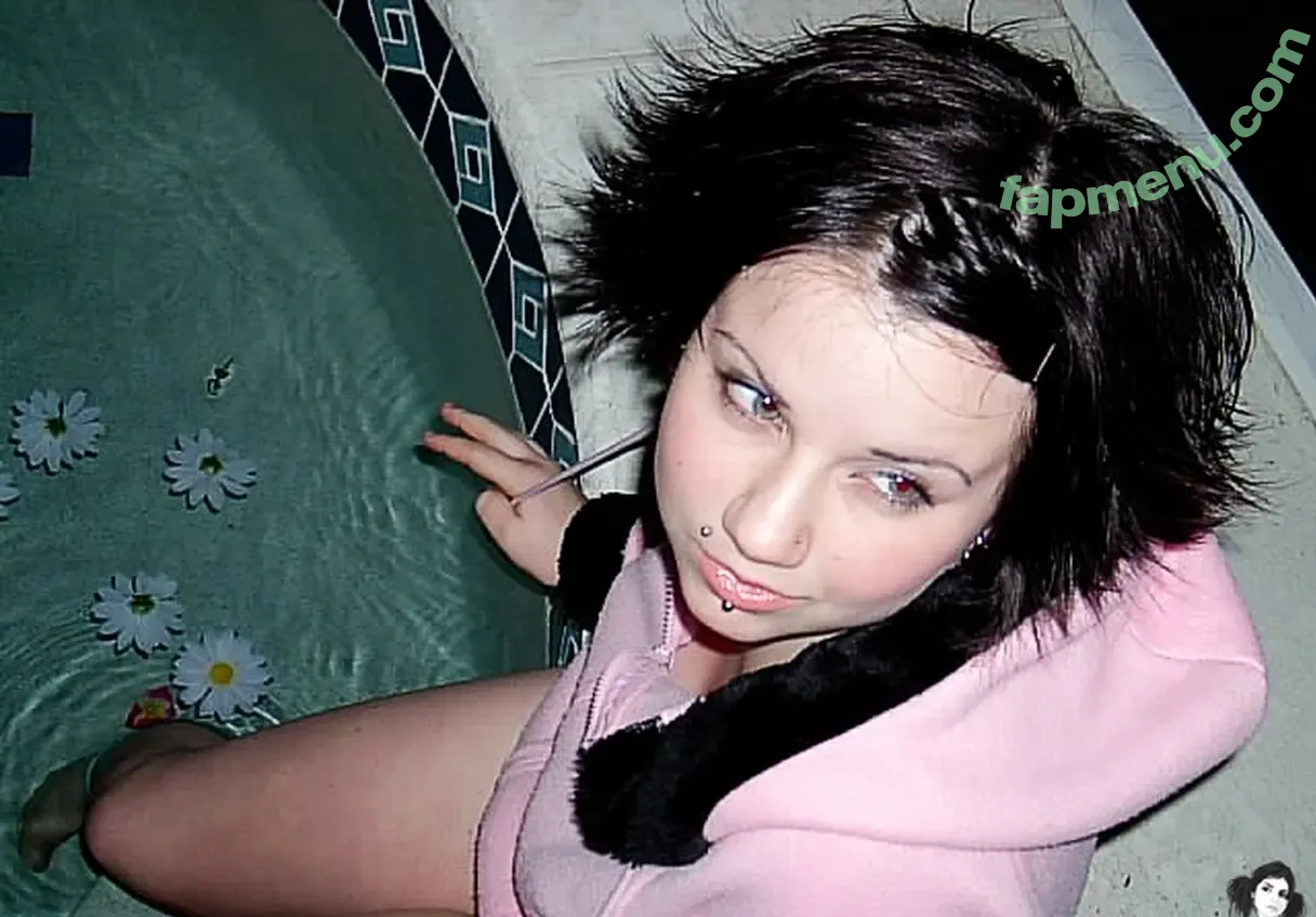 Quinne nude photo #0037 (quin.night / quinne_germain)