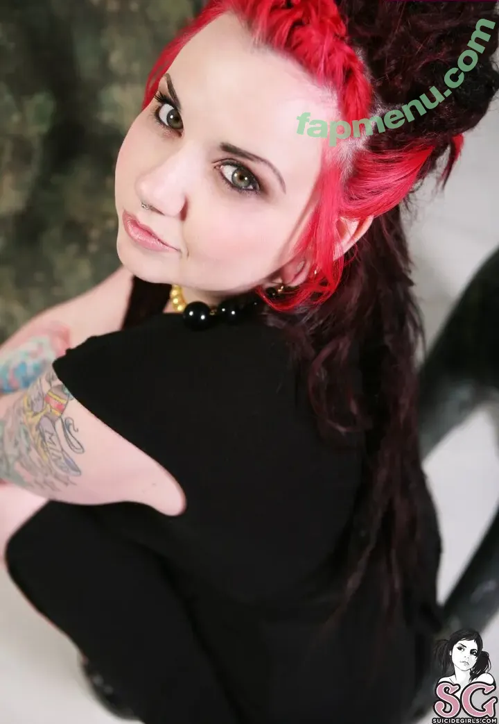 Quinne nude photo #0101 (quin.night / quinne_germain)