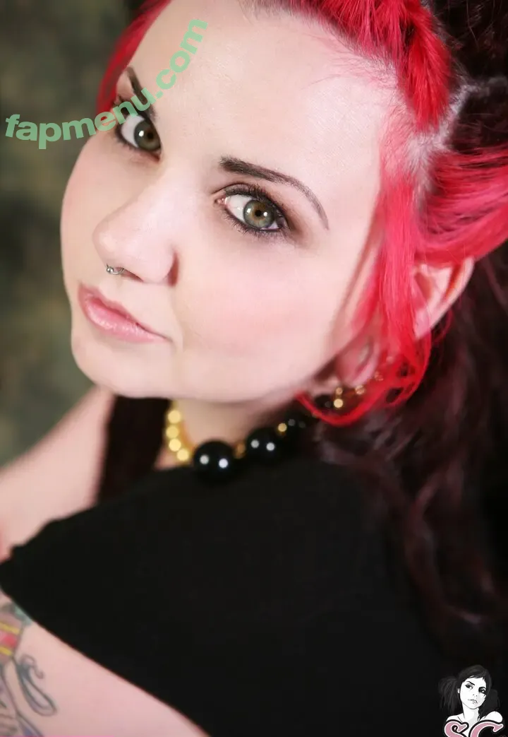 Quinne nude photo #0102 (quin.night / quinne_germain)