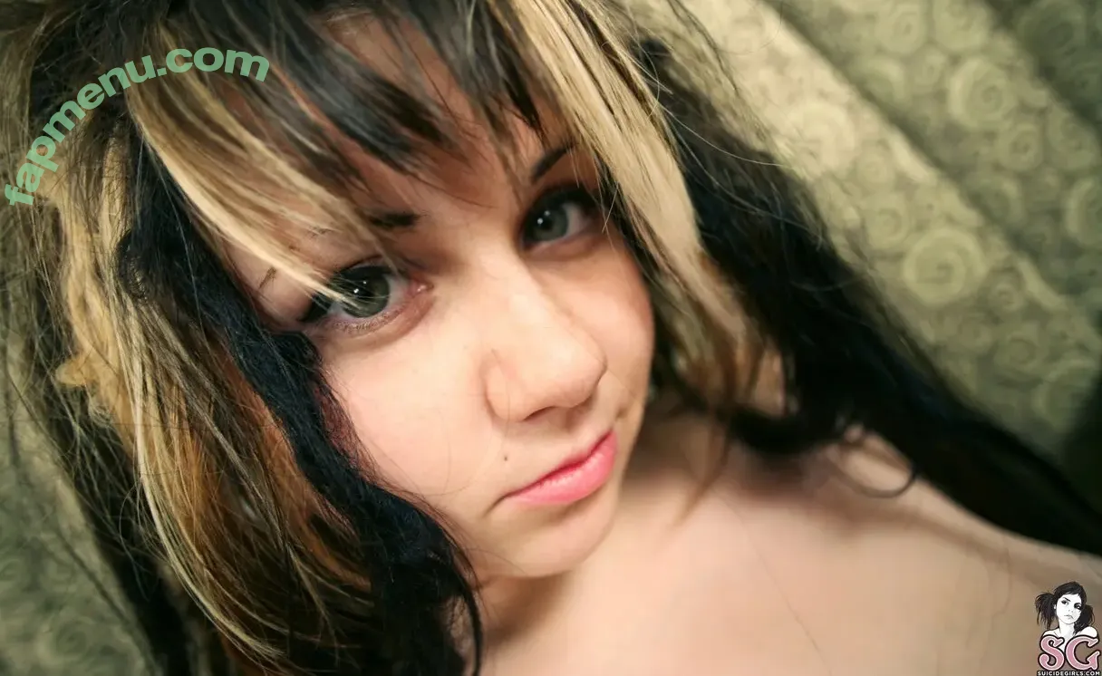 Quinne nude photo #0392 (quin.night / quinne_germain)