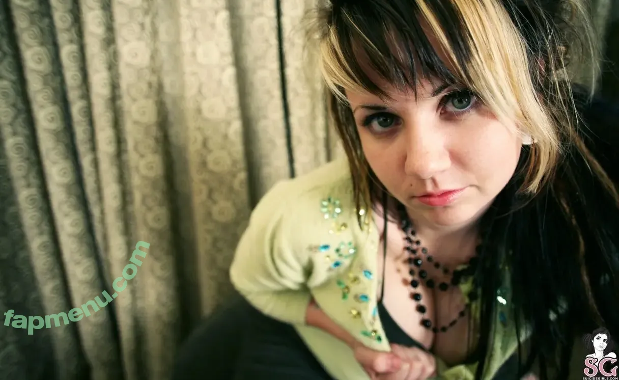 Quinne nude photo #0521 (quin.night / quinne_germain)