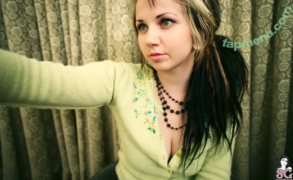 Quinne nude photo #0523 (quin.night / quinne_germain)