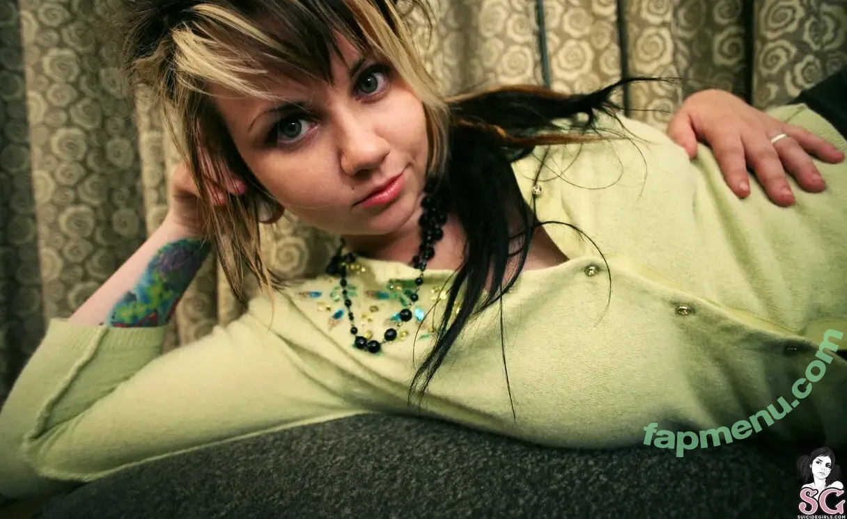 Quinne nude photo #0524 (quin.night / quinne_germain)