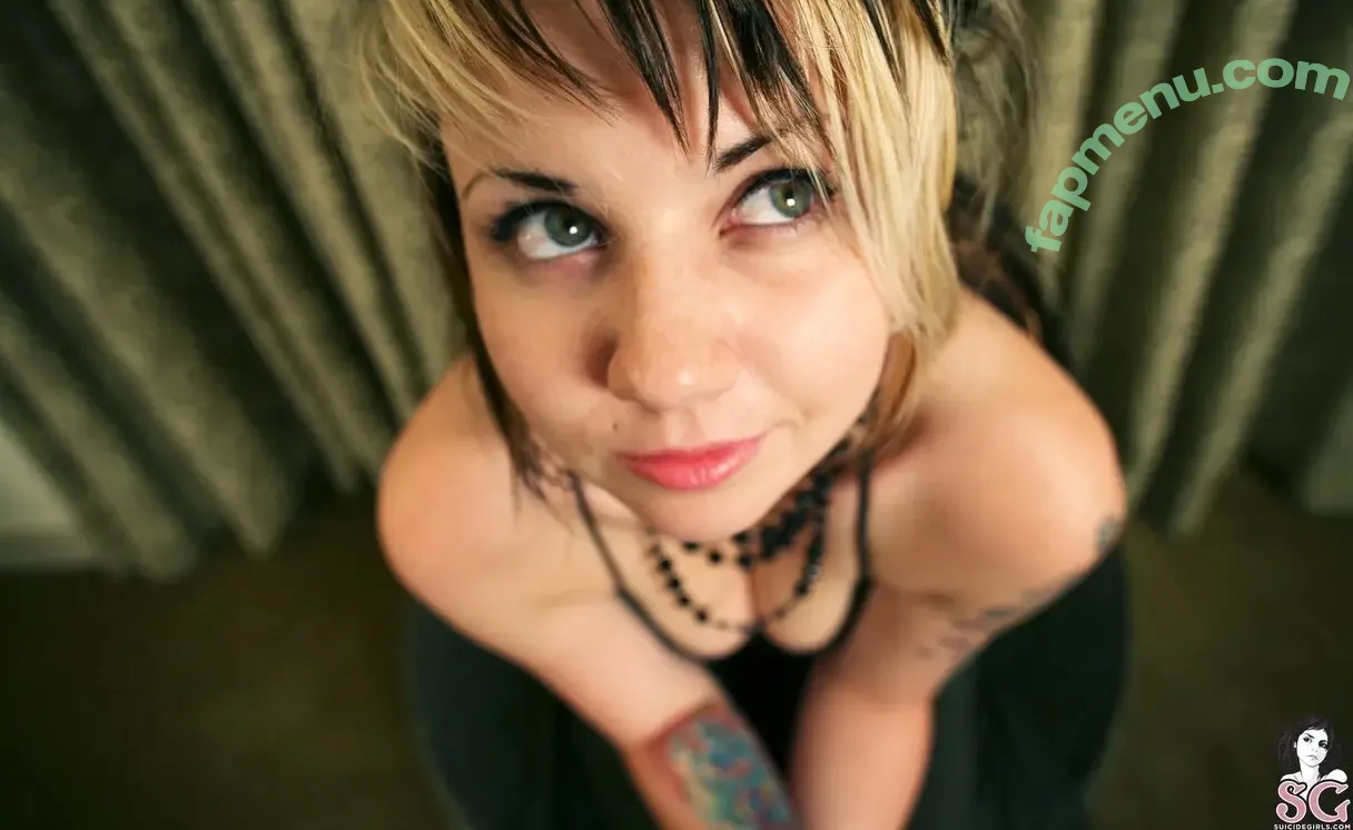 Quinne nude photo #0539 (quin.night / quinne_germain)