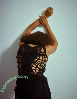 Quintessa Swindell / q.uintessa nude photo #0115