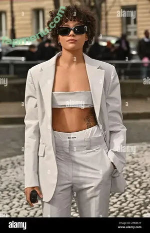 Quintessa Swindell / q.uintessa nude photo #0116