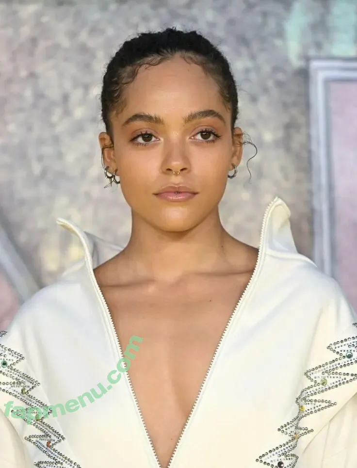 Quintessa Swindell nude photo #0111 (q.uintessa)