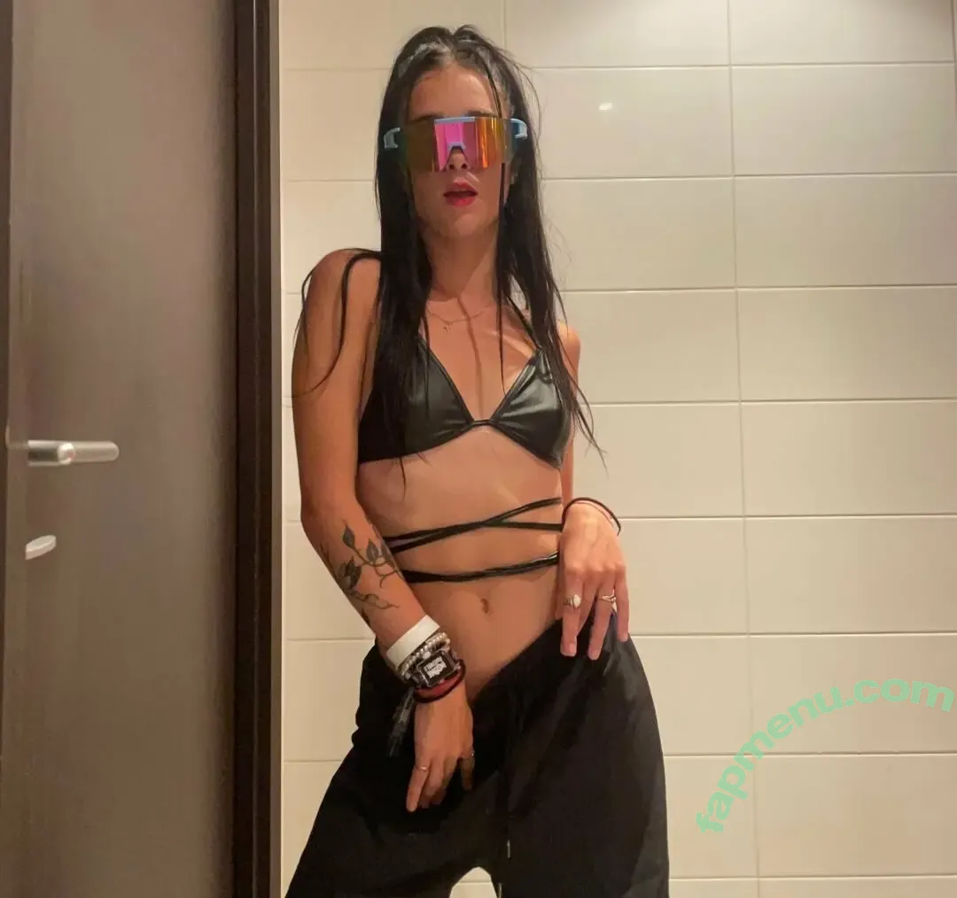 Quiroulebamboule.talys nude photo #0002 (Quiroulebamboule.talys)