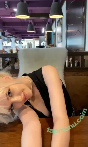  nude photo #0002