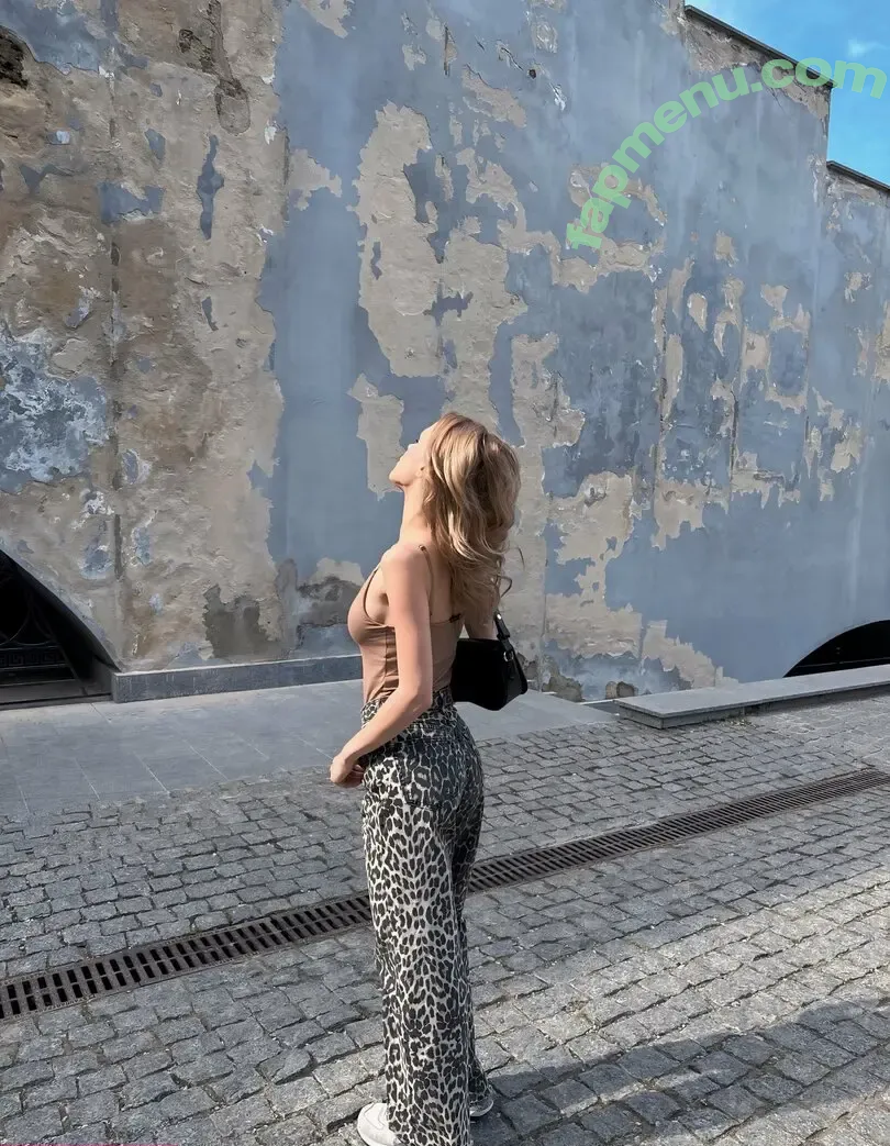 qwenwenderful nude photo #0013 (qwenwenderful)