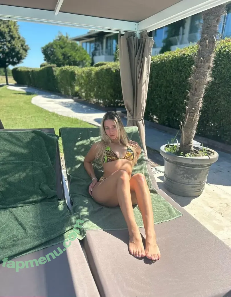 r.apunzellll nude photo #0021 (r.apunzellll)