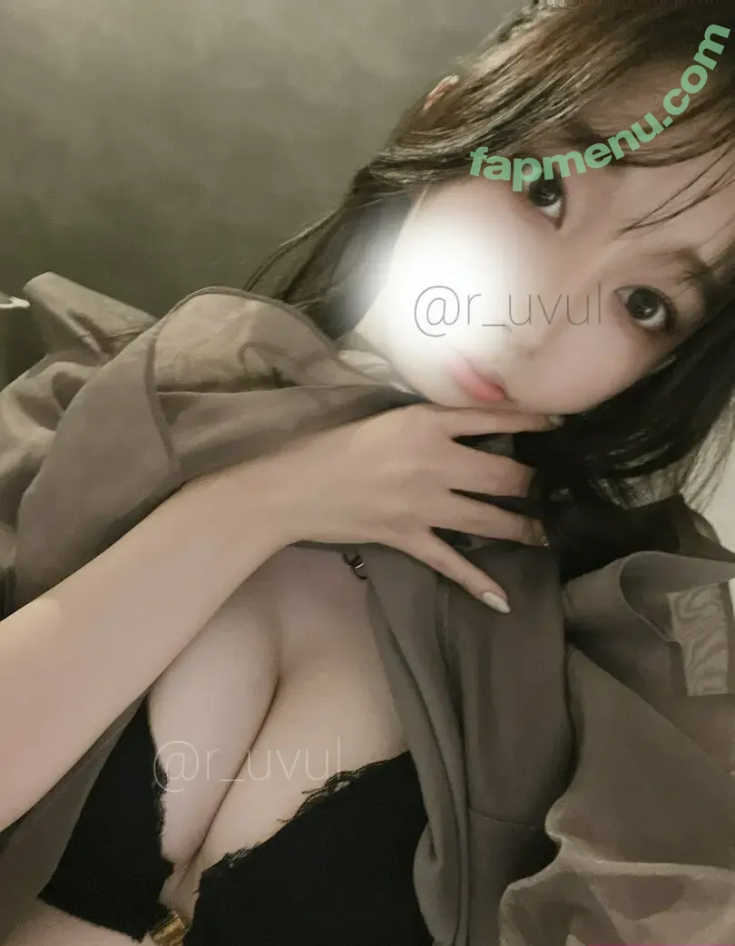 r_uvul nude photo #0031 (r.uvul)