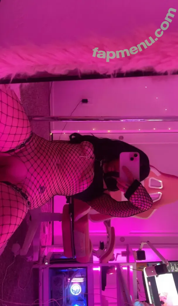 R0zeyy nude photo #0052 (r0zey)