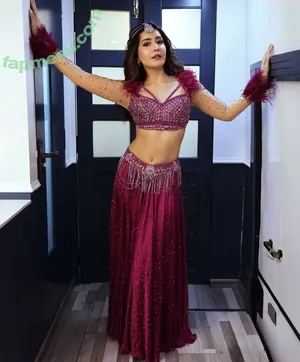 Raashi Khanna / raashiikhanna nude photo #0018