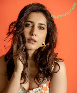 Raashi Khanna / raashiikhanna nude photo #0034