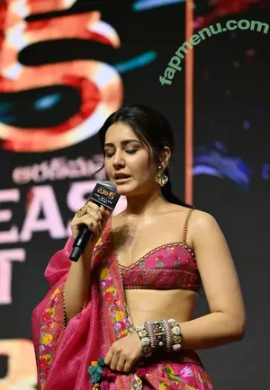 Raashi Khanna / raashiikhanna nude photo #0035
