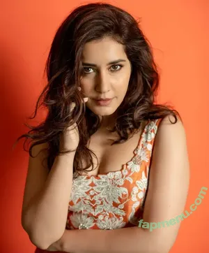 Raashi Khanna / raashiikhanna nude photo #0037