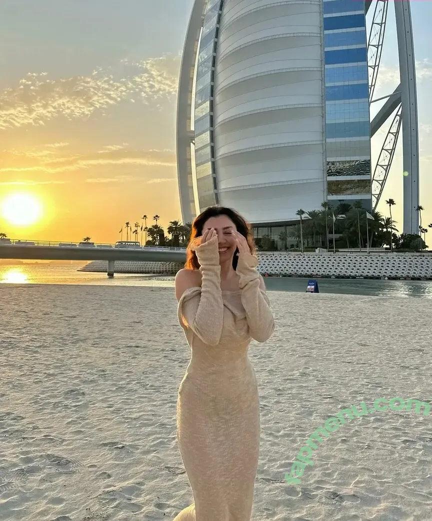 Rabia Karaarslan nude photo #0003 (rabiaakaraarslan)