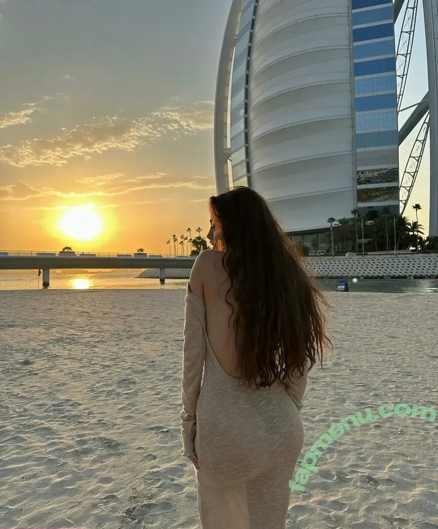 Rabia Karaarslan nude photo #0015 (rabiaakaraarslan)