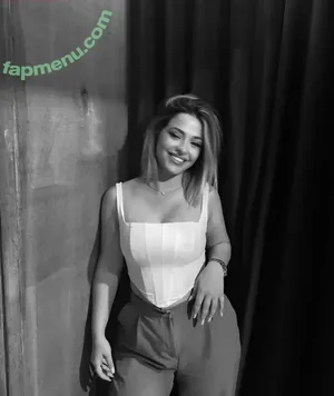 Rabiacay / nameisbebeksi nude photo #0006