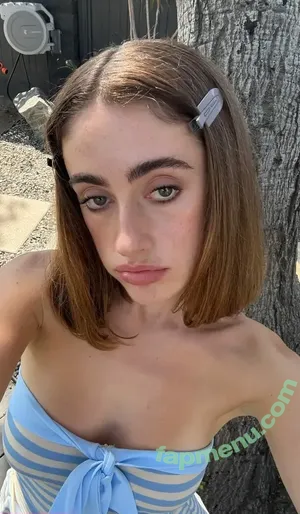 Rachel Anne Sennott / treaclychild nude photo #0834