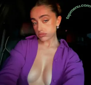 Rachel Anne Sennott / treaclychild nude photo #0845