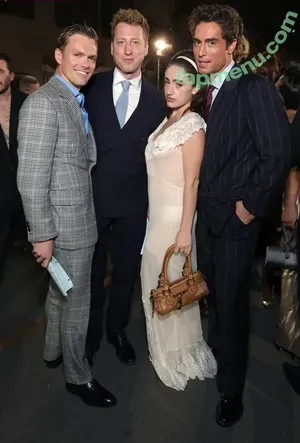 Rachel Anne Sennott / treaclychild nude photo #0881