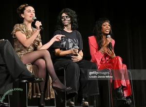 Rachel Anne Sennott / treaclychild nude photo #0930