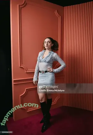 Rachel Anne Sennott / treaclychild nude photo #0935