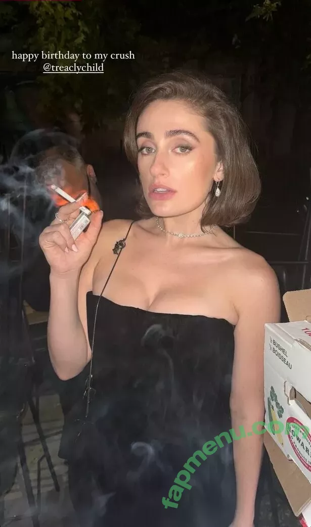 Rachel Anne Sennott nude photo #0480 (treaclychild)