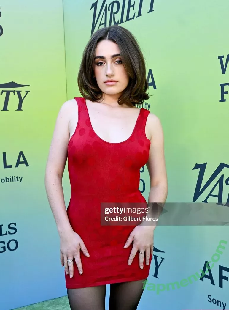 Rachel Anne Sennott nude photo #0579 (treaclychild)