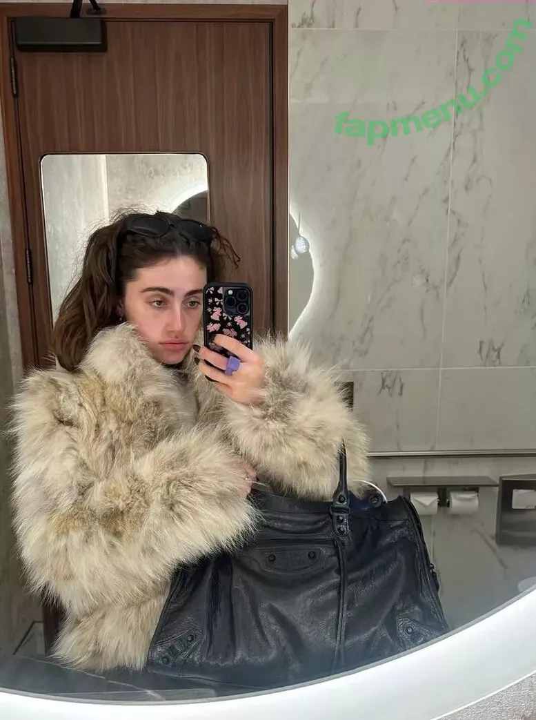 Rachel Anne Sennott nude photo #0625 (treaclychild)