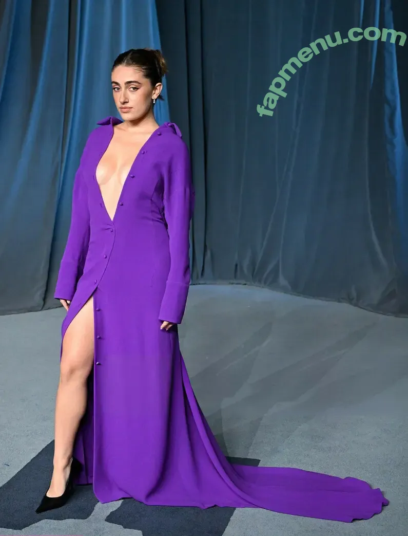 Rachel Anne Sennott nude photo #0838 (treaclychild)